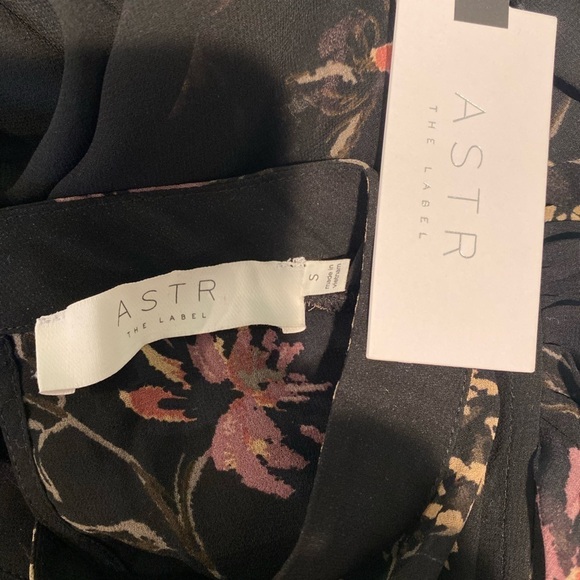 ASTR The Label Chantelle Sheer Cold-Shoulder Floral Blouse Top Size S - Picture 5 of 5